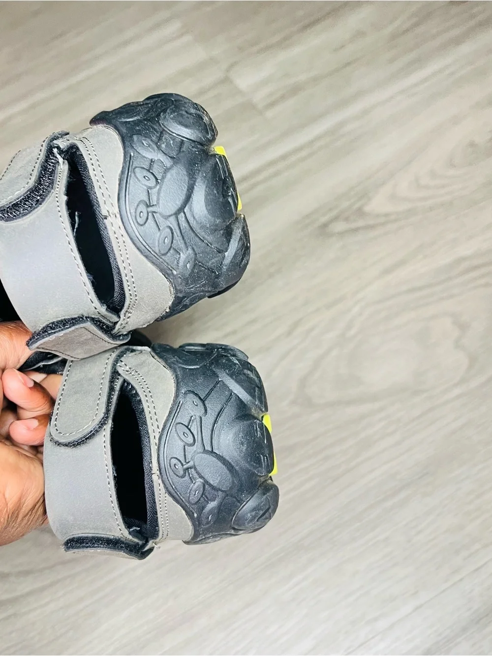 Saguaro Mens Womens Athletic Sandal Closed Toe Outdoor Walking Water Shoes Sz 40